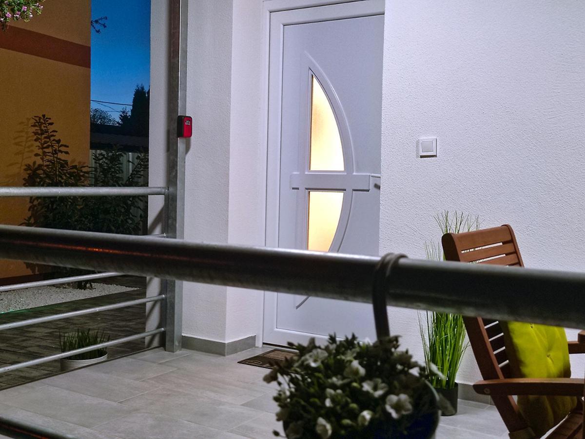 White Stone Apartman Hajdúszoboszló Exterior foto