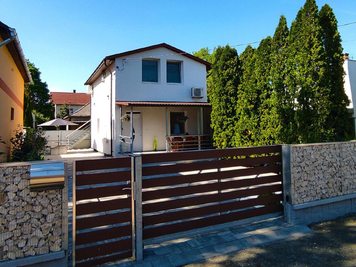 White Stone Apartman Hajdúszoboszló Exterior foto